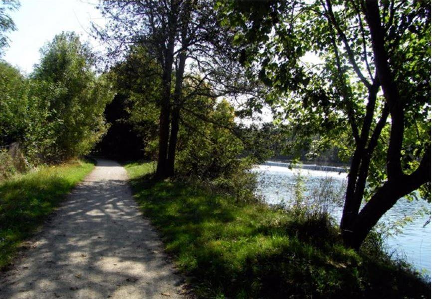 Camping Du Plan D'Eau **** Hotell Saint-Yrieix-sur-Charente Exteriör bild