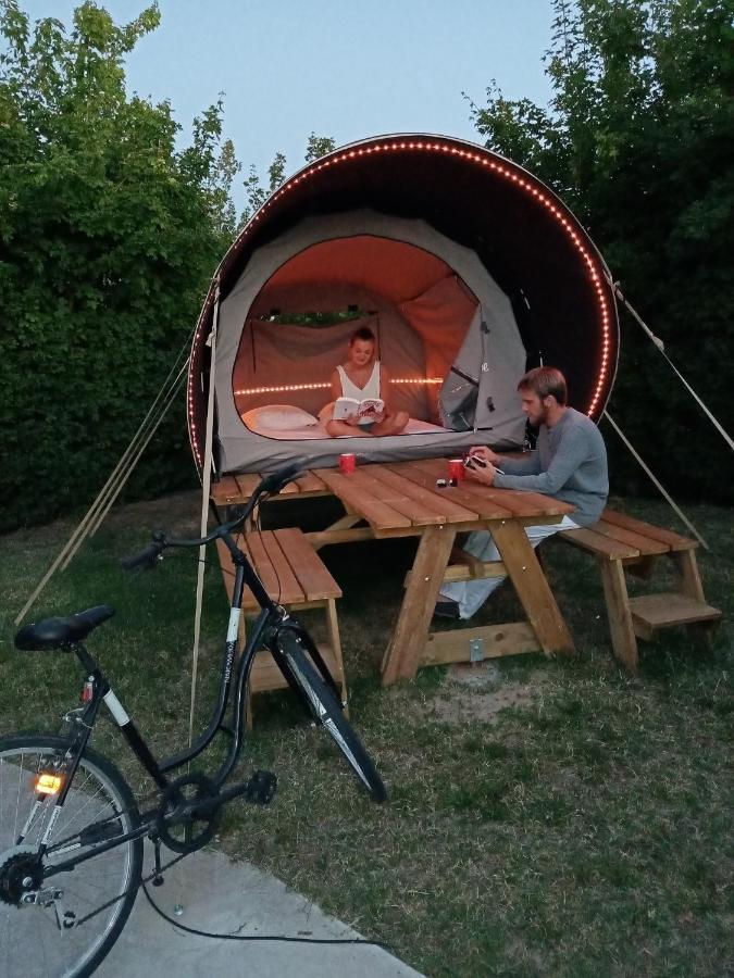 Camping Du Plan D'Eau **** Hotell Saint-Yrieix-sur-Charente Exteriör bild