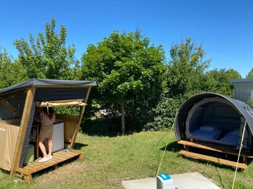Camping Du Plan D'Eau **** Hotell Saint-Yrieix-sur-Charente Exteriör bild