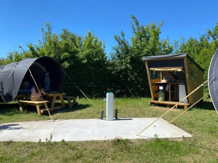 Camping Du Plan D'Eau **** Hotell Saint-Yrieix-sur-Charente Exteriör bild